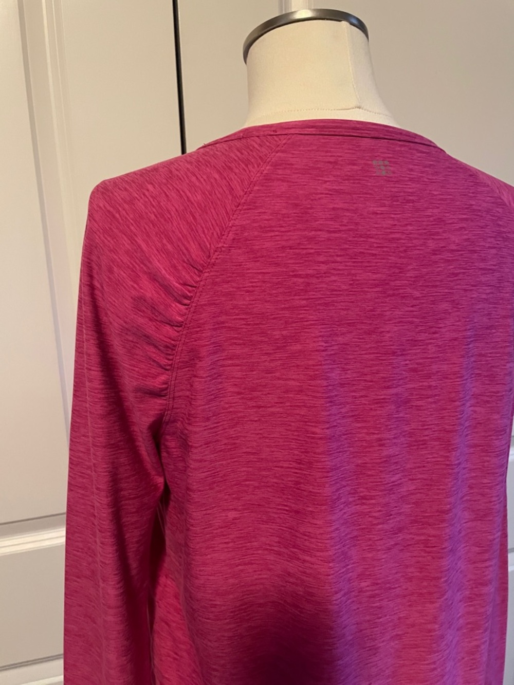 Title Nine Grace Curve Heather Pink Long-Sleeve Crewneck Top Size Medium - Picture 4 of 8